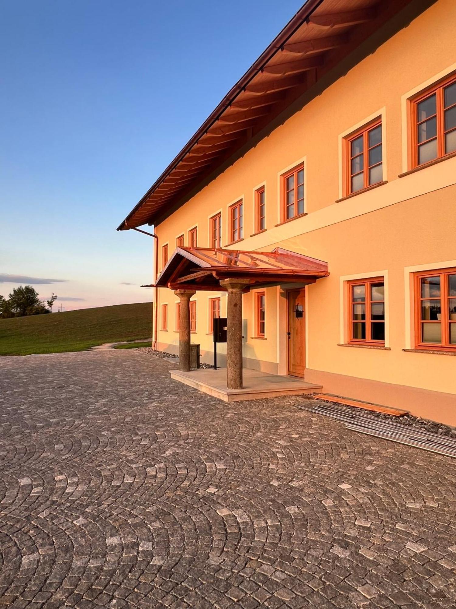 Stay Nice Apartments Dorfen Naehe Muenchen Jacuzzi Grillkota 75 Zoll Tv Exteriör bild